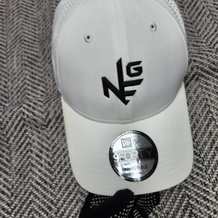 [BUNJANG] New Era 9FORTY NG Logo White Cap / 뉴에라 9FORTY 볼캡 화이트 NG로고 프리