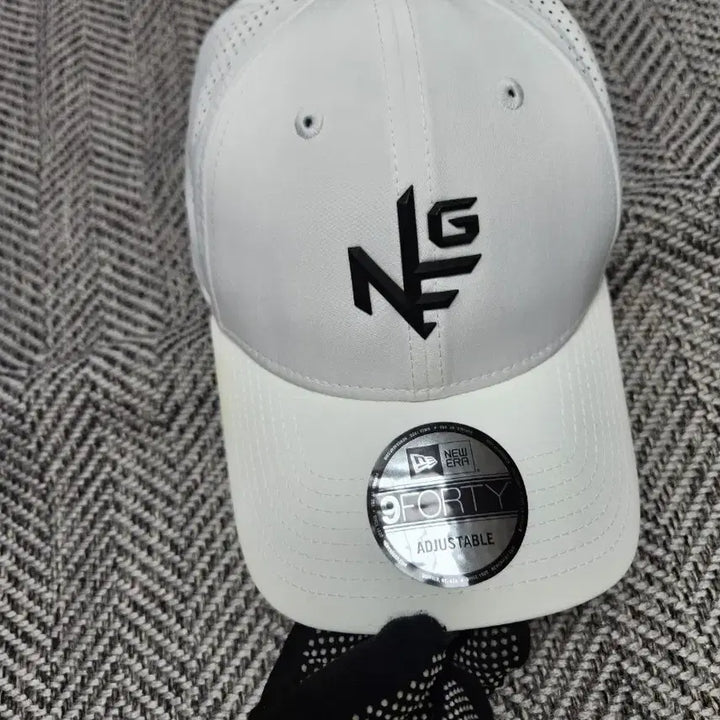 [BUNJANG] New Era 9FORTY NG Logo White Cap / 뉴에라 9FORTY 볼캡 화이트 NG로고 프리