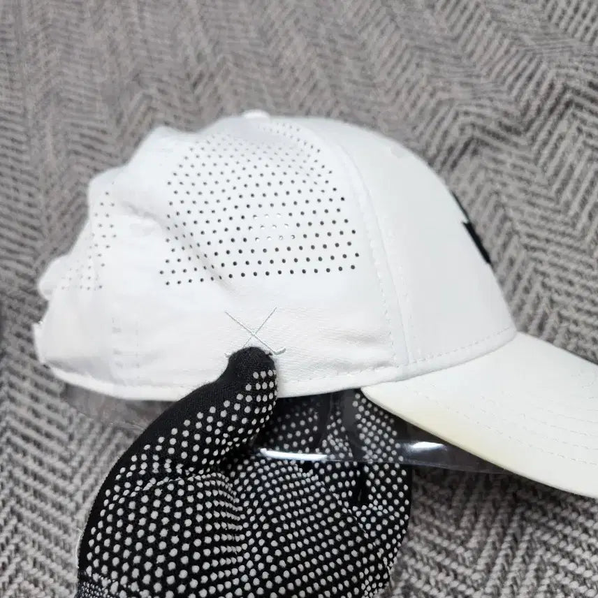 [BUNJANG] New Era 9FORTY NG Logo White Cap / 뉴에라 9FORTY 볼캡 화이트 NG로고 프리