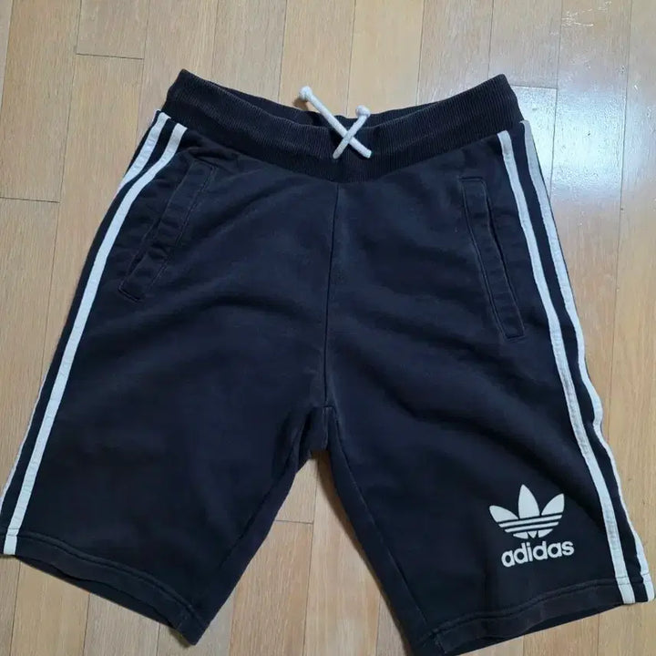 [SOLD OUT] 아디다스 삼선 트레이닝 반바지 블랙 90