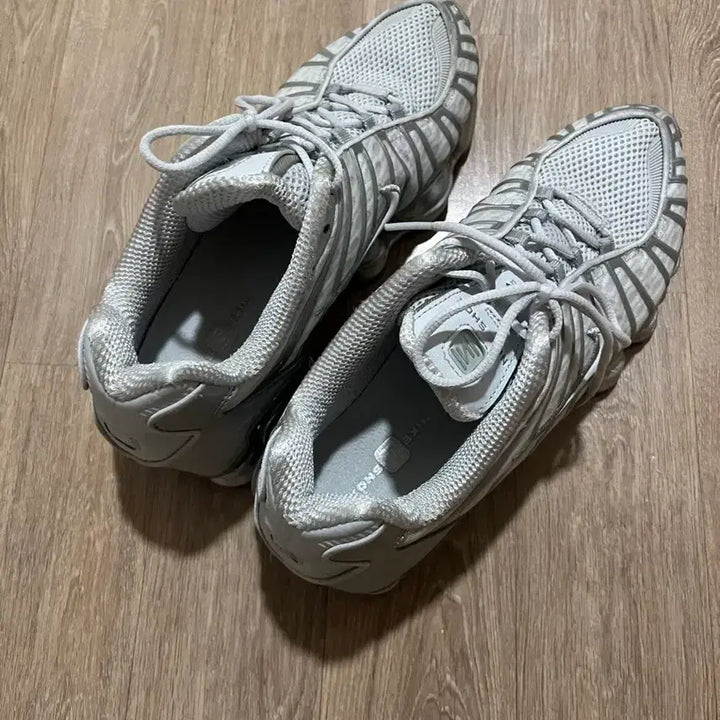 [BUNJANG] Nike Shox TL Pure Platinum &amp; Metallic Silver Sneakers / 나이키 샥스tl 퓨어 플래티넘 앤 메탈릭 실버 265