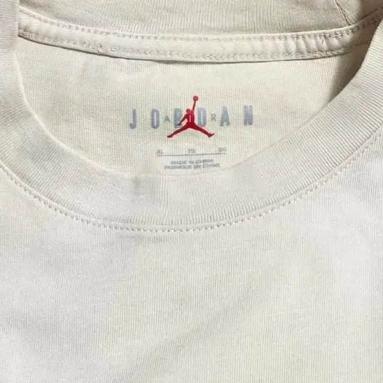 [BUNJANG] Jordan Air Flight Tour Long Sleeve T-Shirt XL (2022 Limited Edition) / 2022년 한정판 조던 에어 플라이트 투어 긴팔티 XL