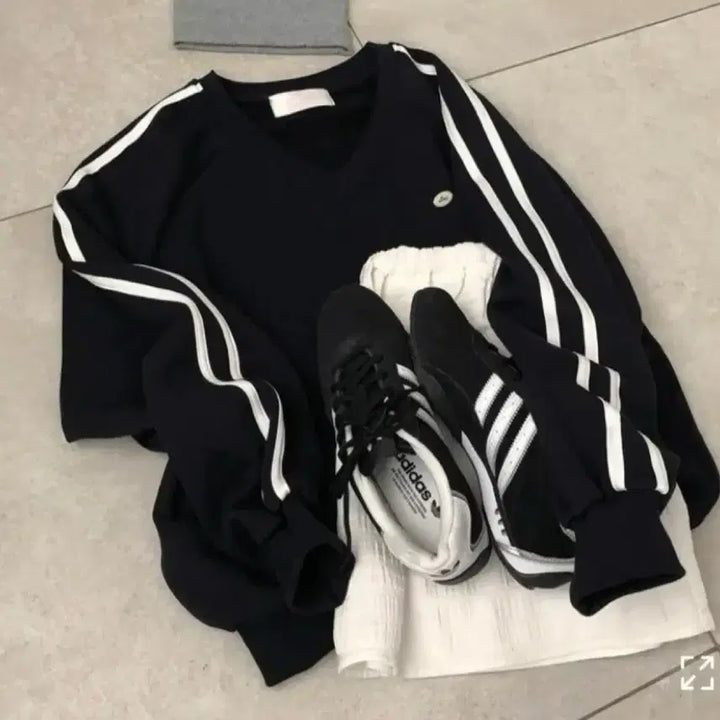 [BUNJANG] Cream Cheese Market Sweatshirt + Skirt Set / 크림치즈마켓) 맨투맨+스커트 새상품 set