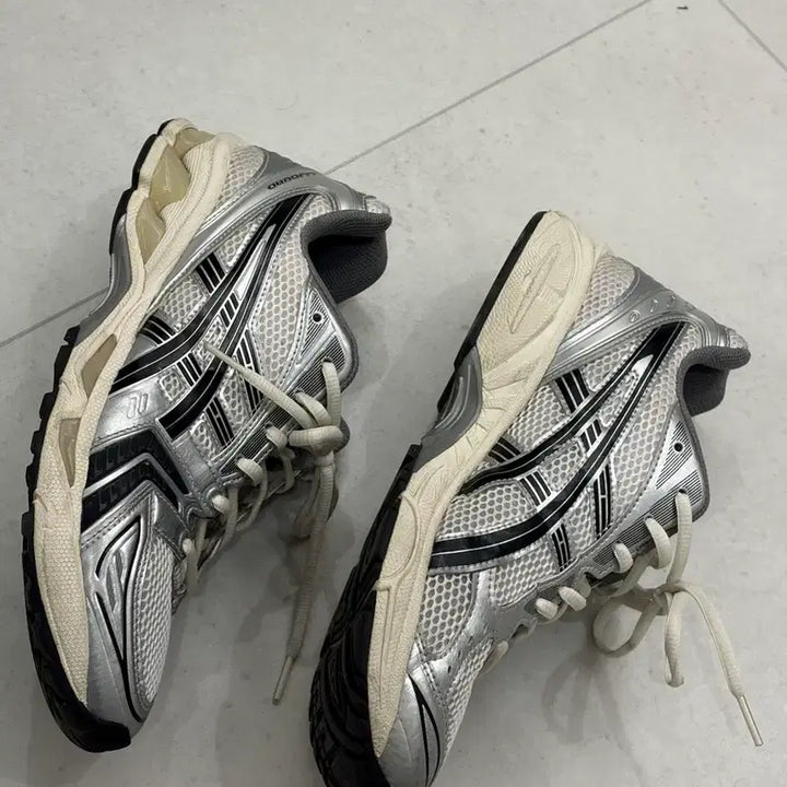 [BUNJANG] Asics x Jound Gel-Kayano 14 Silver Black Sneakers / 아식스x자운드 젤커야노14 실버 블랙 280