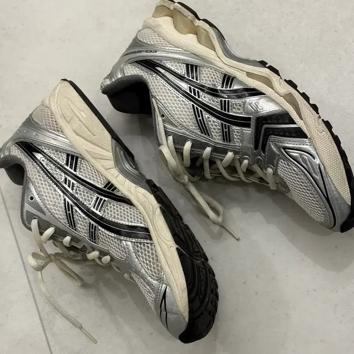 [BUNJANG] Asics x Jound Gel-Kayano 14 Silver Black Sneakers / 아식스x자운드 젤커야노14 실버 블랙 280