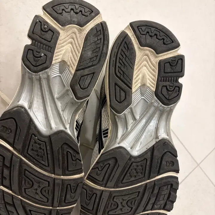 [BUNJANG] Asics x Jound Gel-Kayano 14 Silver Black Sneakers / 아식스x자운드 젤커야노14 실버 블랙 280