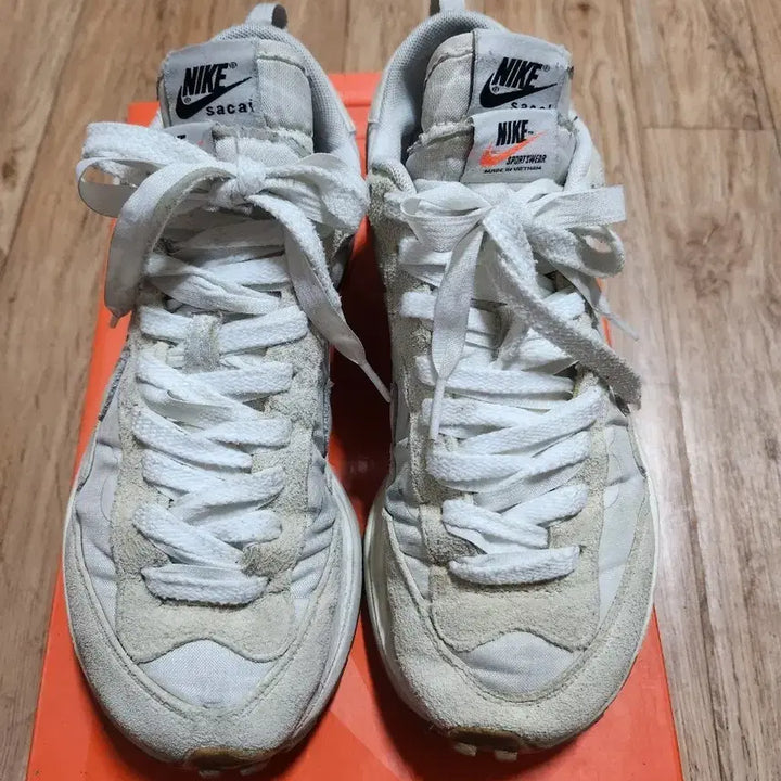 [BUNJANG] Nike x Sacai Vaporwaffle White Sneakers / 나이키 x 사카이 베이퍼와플 화이트 265mm