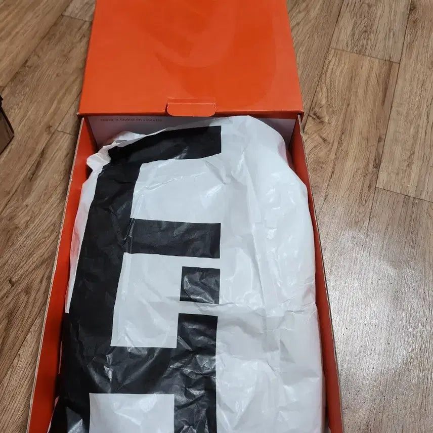 [BUNJANG] Nike x Sacai Vaporwaffle White Sneakers / 나이키 x 사카이 베이퍼와플 화이트 265mm