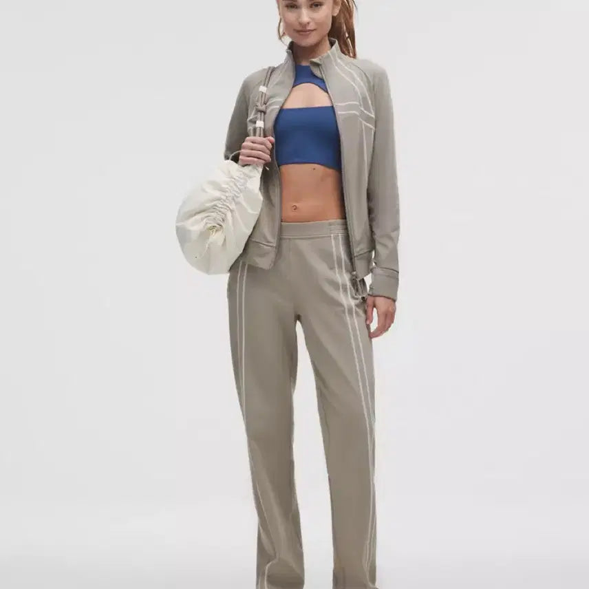 [BUNJANG] Lululemon Align Ribbed Cropped Jacket / 룰루레몬 디파인 트랙자켓
