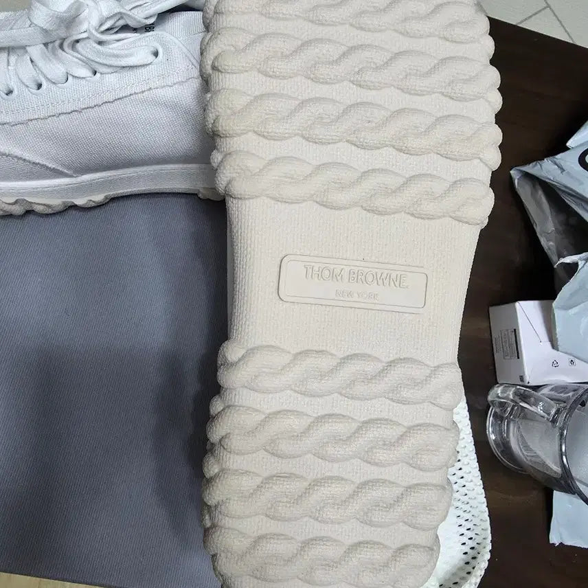 [BUNJANG] Thom Browne White Canvas Sneakers / 톰브라운 화이트 컨버스 스니커즈