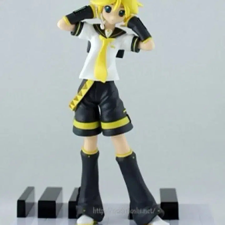 [BUNJANG] Vocaloid Kagamine Len Piano Keyboard Classic Figure / 번장유일재고1개.특별세일) 카가미네 렌 엑스트라 건반 고전 피규어