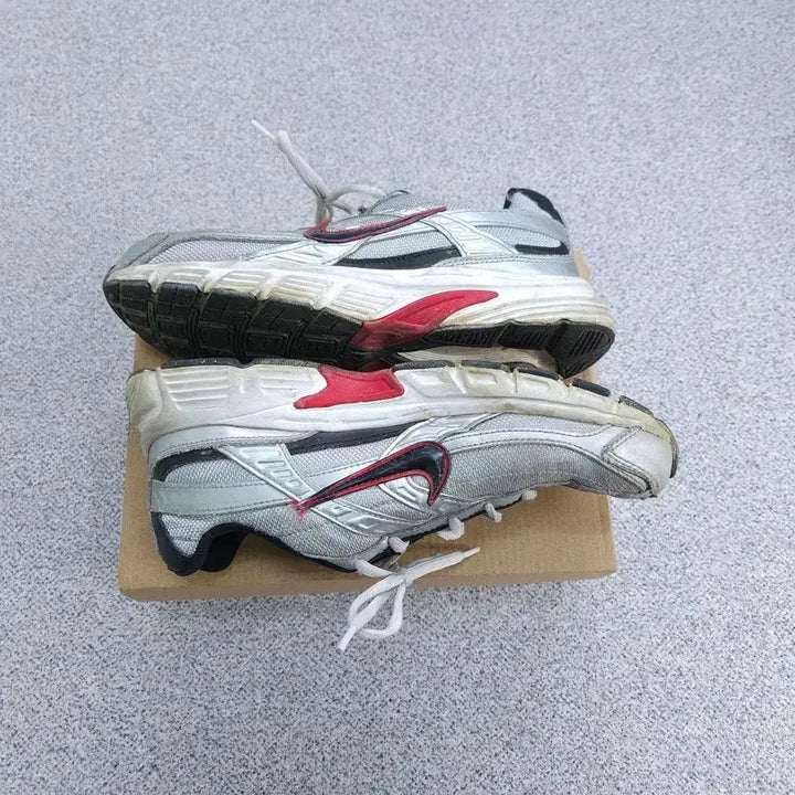 [BUNJANG] Nike Sneakers / 265 나이키 운동화 | A