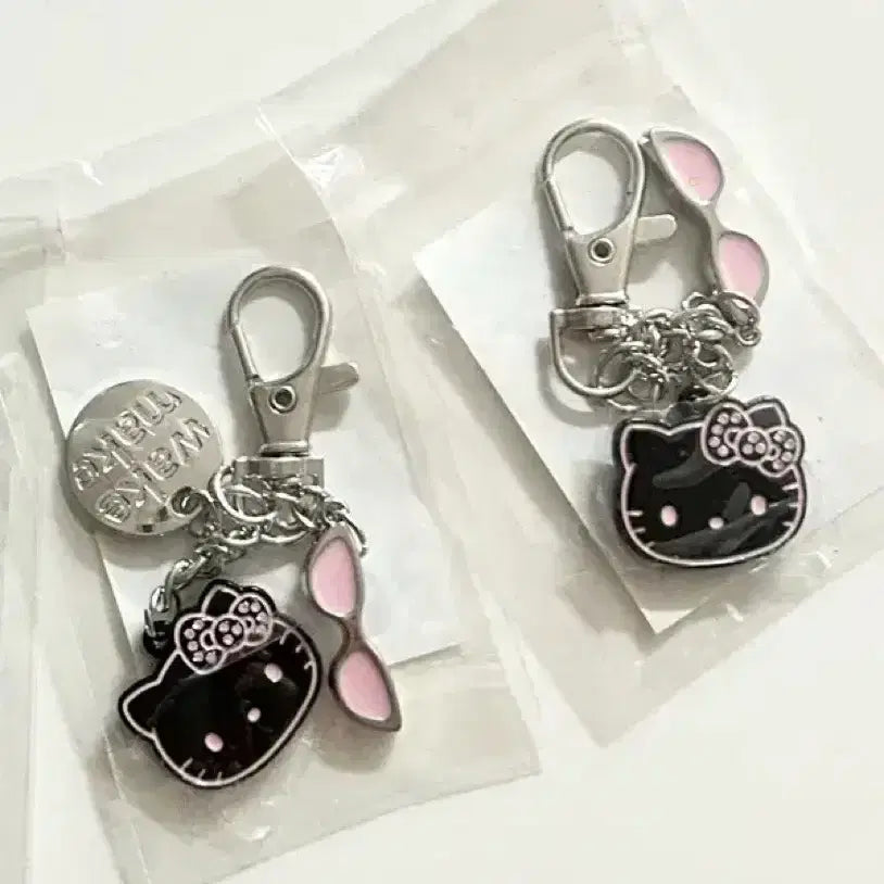 [BUNJANG] WAKEMAKE Hello Kitty Charm Keyring / 웨이크메이크 헬로키티 참키링 새상품