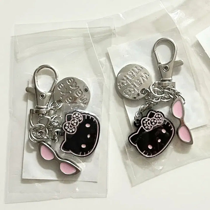 [BUNJANG] WAKEMAKE Hello Kitty Charm Keyring / 웨이크메이크 헬로키티 참키링 새상품
