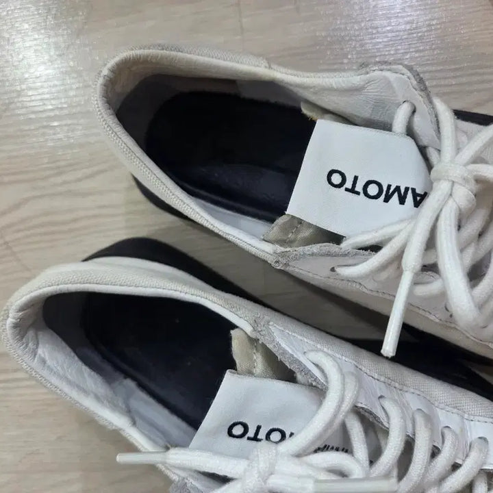 [BUNJANG] Yohji Yamamoto White Sneakers / 요지야마모토 화이트 스니커즈