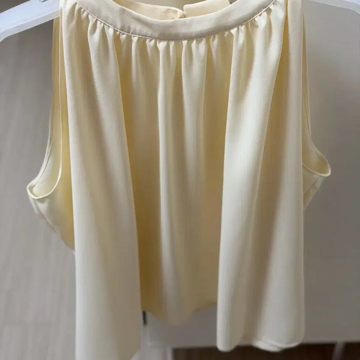 [BUNJANG] Lemiu Hebe Blouse / 르뮈 헤베 블라우스