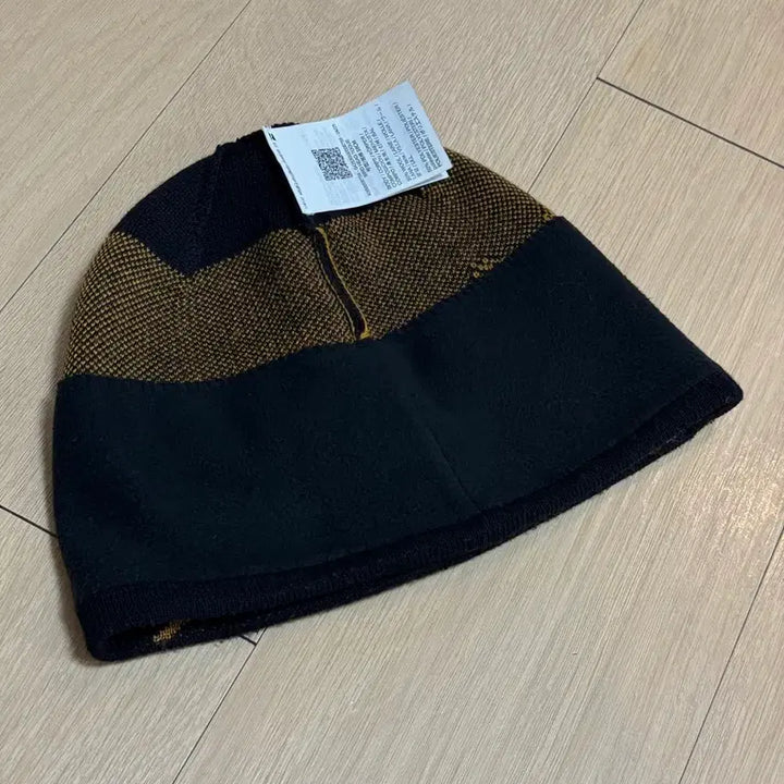 [SOLD OUT] [OS] 아크테릭스 버드 헤드 토크 비니 24k 블랙