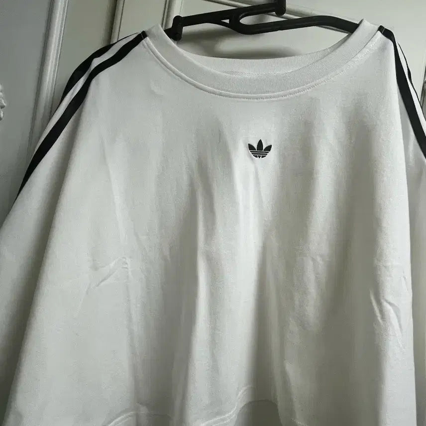 [BUNJANG] Adidas Oversized Crop T-shirt / 아디다스 오버핏 크롭
