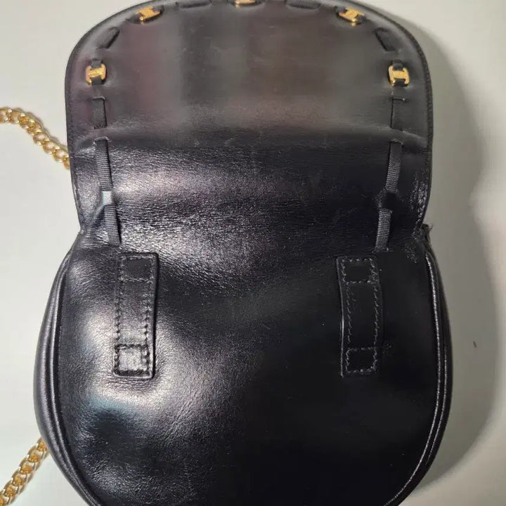 [BUNJANG] Salvatore Ferragamo Vara Mini Chain Bag Black / 살바토레 페라가모 바라 미니 체인백 블랙 빈티지 (단품)