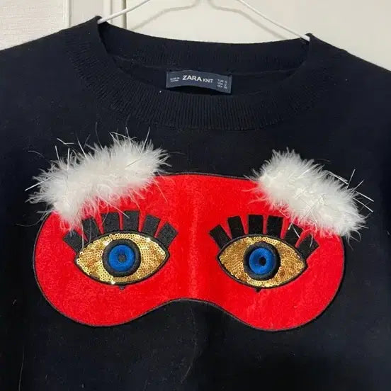 [SOLD OUT] Zara 블랙 눈 장식 니트