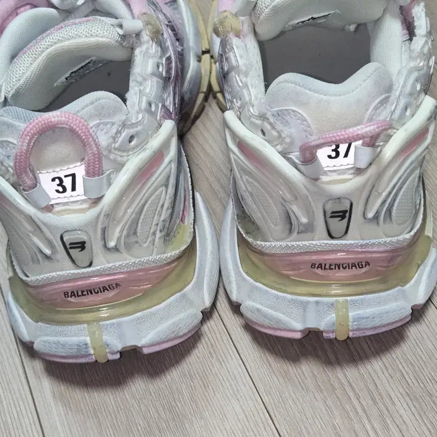 [BUNJANG] Balenciaga Runner Low Top Sneakers Pink White / 발렌시아가 러너 로우탑 스니커즈 핑크 화이트 37