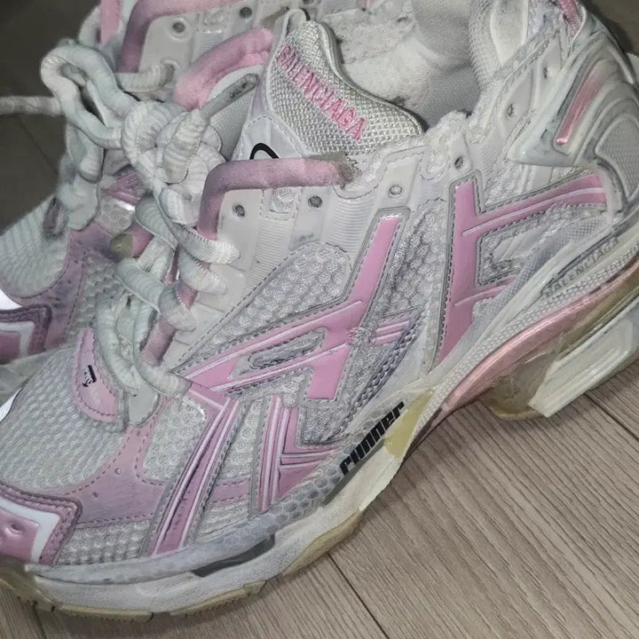 [BUNJANG] Balenciaga Runner Low Top Sneakers Pink White / 발렌시아가 러너 로우탑 스니커즈 핑크 화이트 37