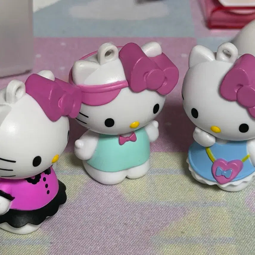 [BUNJANG] Sanrio Hello Kitty Figure Keyring / 산리오 헬로키티 해피키링 피규어 가차 가챠 뽑기