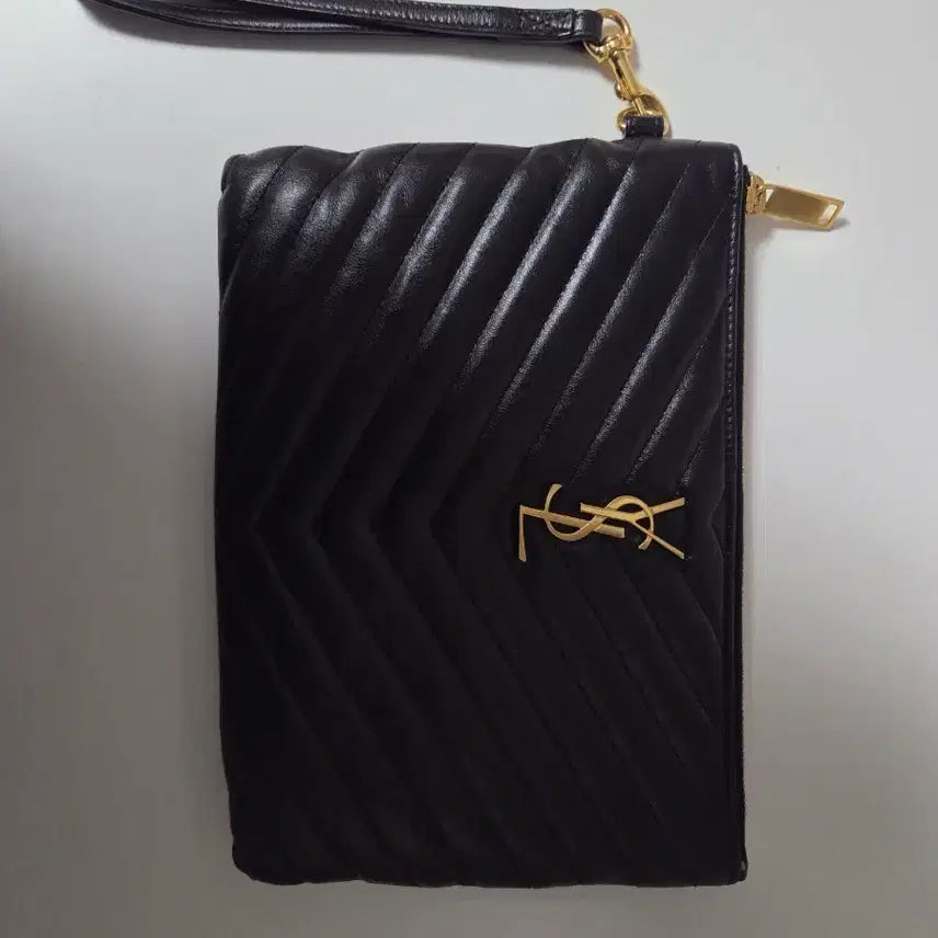 [BUNJANG] Saint Laurent Monogram Matelassé Bill Clutch Small Black / 생로랑 모노그램 마틀라세 빌 클러치 스몰 블랙 / 29만 / 단품
