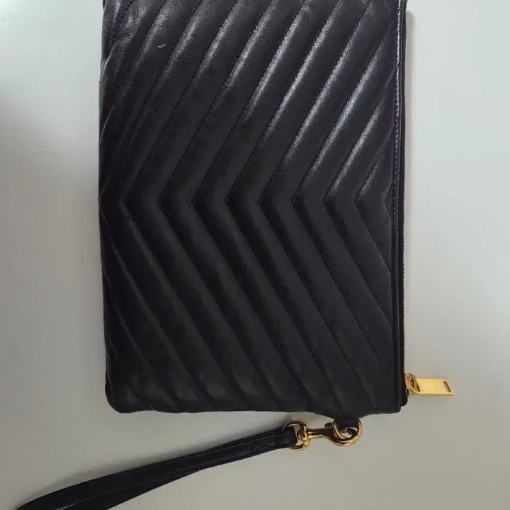 [BUNJANG] Saint Laurent Monogram Matelassé Bill Clutch Small Black / 생로랑 모노그램 마틀라세 빌 클러치 스몰 블랙 / 29만 / 단품