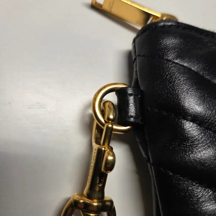 [BUNJANG] Saint Laurent Monogram Matelassé Bill Clutch Small Black / 생로랑 모노그램 마틀라세 빌 클러치 스몰 블랙 / 29만 / 단품