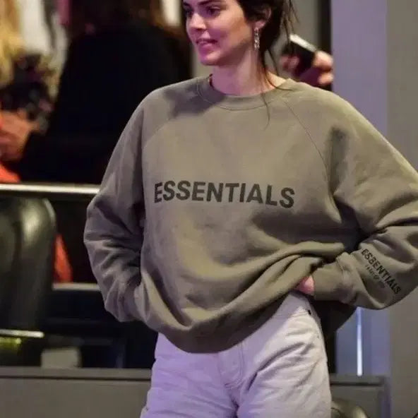 [BUNJANG] Fear of God Essentials Cement 3D Appliqué Crewneck L / 택포함! 피어오브갓 에센셜 시멘트 3D 실리콘 아플리케 크루넥 L 새것