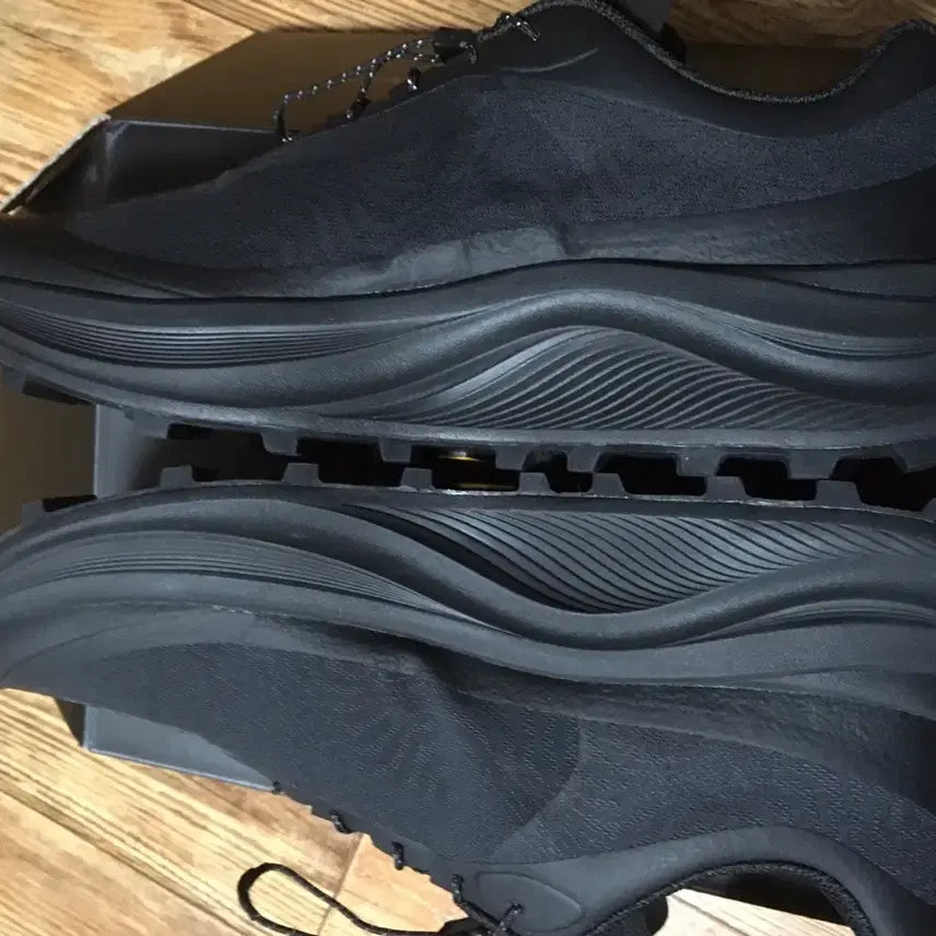 [SOLD OUT] FILA x ARC FLOAT TR9 2.0 블랙 판매합니다
