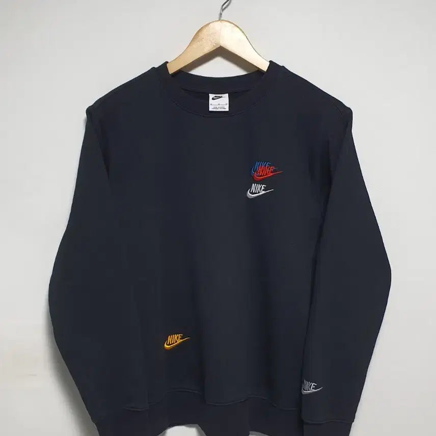 [BUNJANG] Nike Essential Black Sweatshirt Size 95 / 나이키 에센셜 블랙 맨투맨 95사이즈