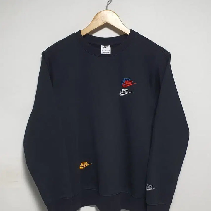 [BUNJANG] Nike Essential Black Sweatshirt Size 95 / 나이키 에센셜 블랙 맨투맨 95사이즈