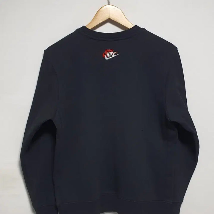 [BUNJANG] Nike Essential Black Sweatshirt Size 95 / 나이키 에센셜 블랙 맨투맨 95사이즈