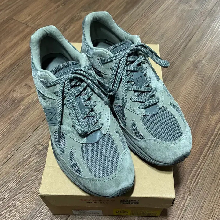 [BUNJANG] New Balance 991v2 x Thisisneverthat Sneakers (Size 295) / 뉴발란스 991v2 디스이즈네버댓 295사이즈