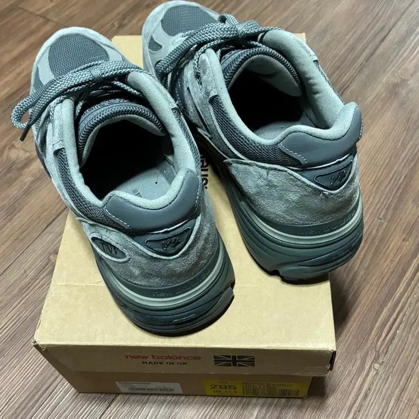 [BUNJANG] New Balance 991v2 x Thisisneverthat Sneakers (Size 295) / 뉴발란스 991v2 디스이즈네버댓 295사이즈