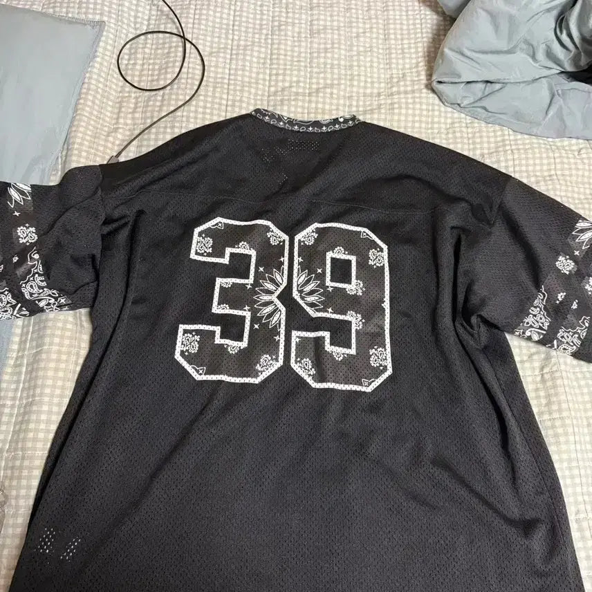 [SOLD OUT] 슈프림 반다나 풋볼 저지 블랙 - 25SS