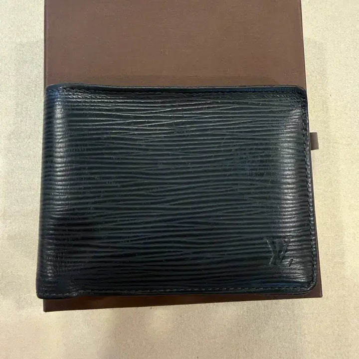 [SOLD OUT] 정품 루이비통 에피 반지갑