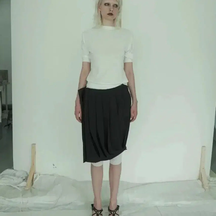 [BUNJANG] eonts Pinched Pleats Midi Skirt Black / eonts pinched pleats skirts