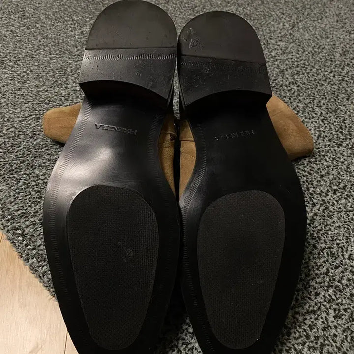 [SOLD OUT] 피렌체 아뜨리에 벨크로 스웨이드 집업 부츠(애쉬베이지)