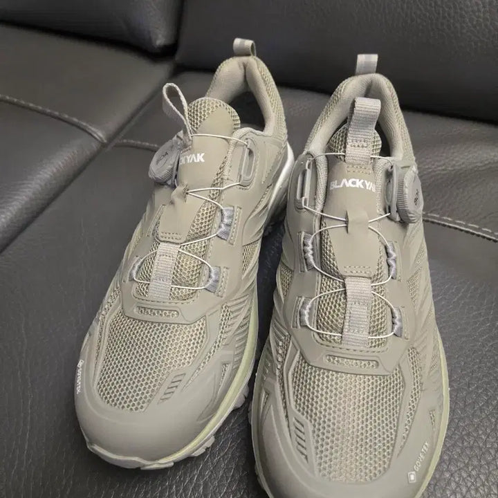 [SOLD OUT] 정품 블랙야크 343 OG TREK 카키색 고어텍스 트레킹화 250미리