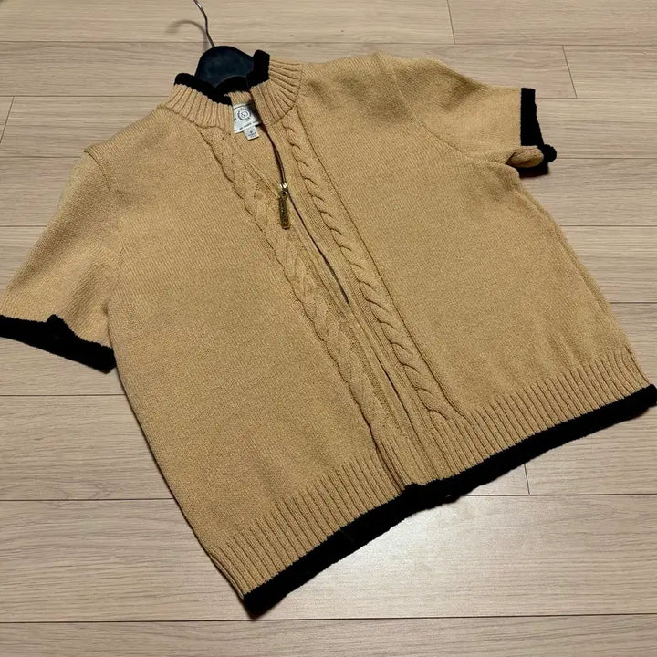 [BUNJANG] St. John Knit Half-Sleeve Zip-Up Cardigan / 센존 스포츠 st.john 니트 반팔 집업 가디건 배색 여름 골프 하이넥