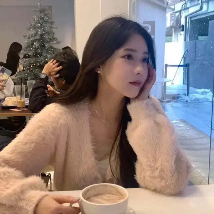 [BUNJANG] Aedin Able Mello Fur Cardigan Pink Forest / 에이딘에이블 멜로 퍼 가디건 핑크 포레스트 프리티영띵 포스터