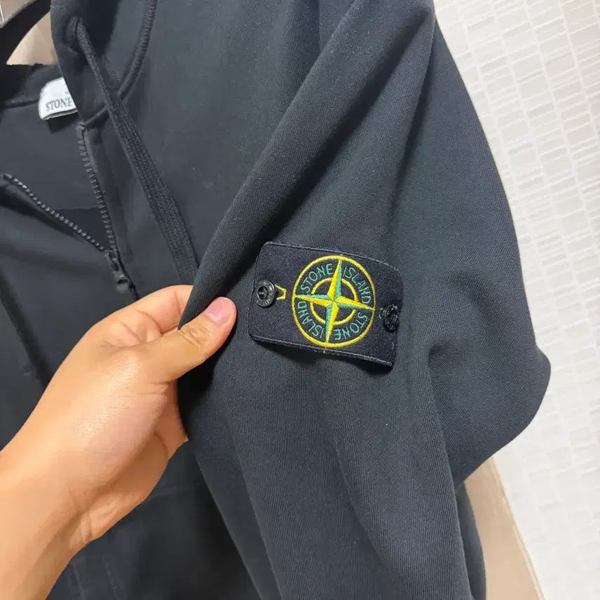 [BUNJANG] Stone Island 26ss Black Hooded Jacket / 백화점판 스톤아일랜드 26ss