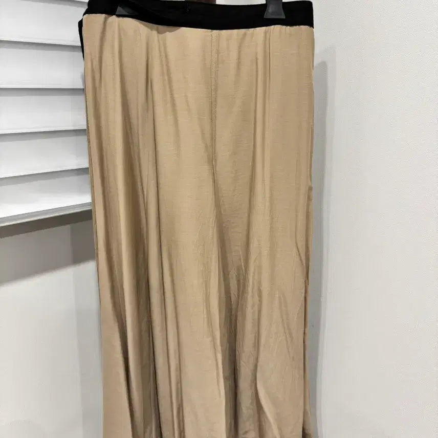 [SOLD OUT] 한섬 더캐시미어 베이지색 롱 스커트