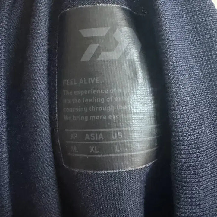 [BUNJANG] DAIWA PIER39 Geoff McFetridge Tech Drawstring T-Shirt Navy XL / 다이와피어39 반팔 티셔츠 네이비 XL