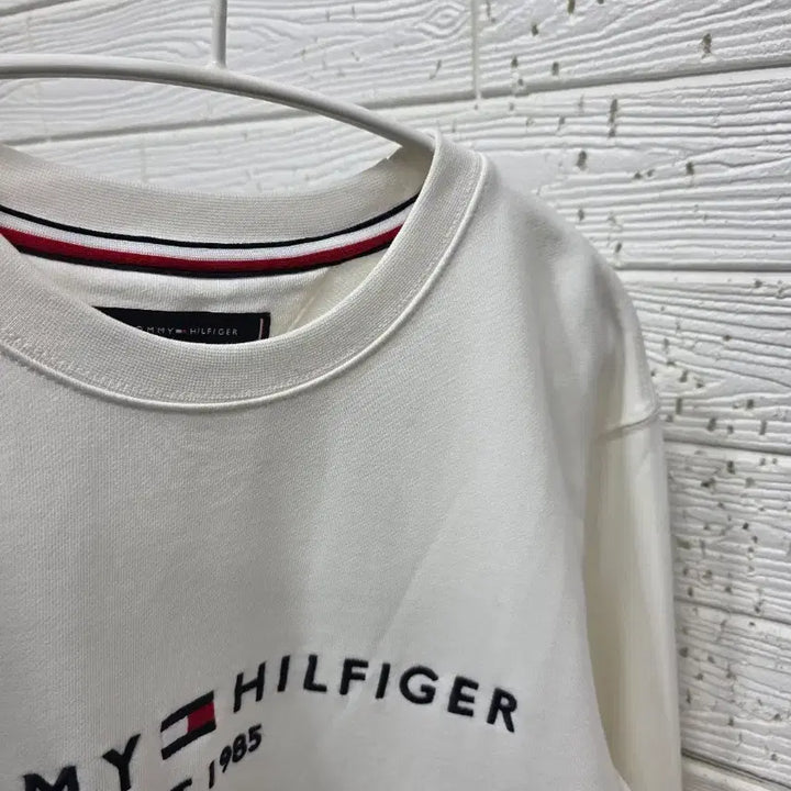 [BUNJANG] Tommy Hilfiger Crewneck Sweatshirt (Size S) / 내스딸) 새상품 타미힐피거  맨투맨 S