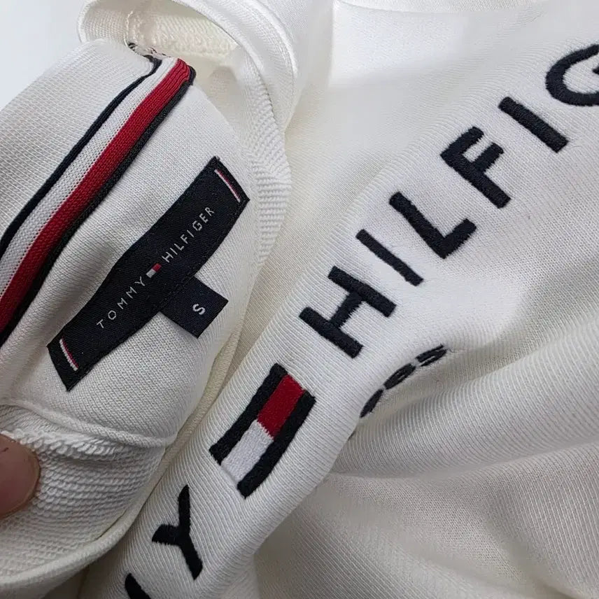 [BUNJANG] Tommy Hilfiger Crewneck Sweatshirt (Size S) / 내스딸) 새상품 타미힐피거  맨투맨 S