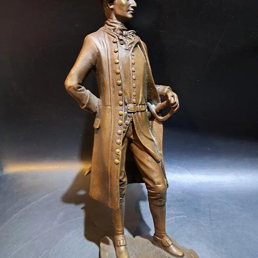 [BUNJANG] Tricone Gentleman Bronze Statue / 트라이콘 모자(신사) 브론즈